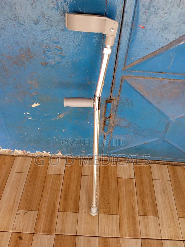 Elbow Crutches ( Round Hand) · Photo 2