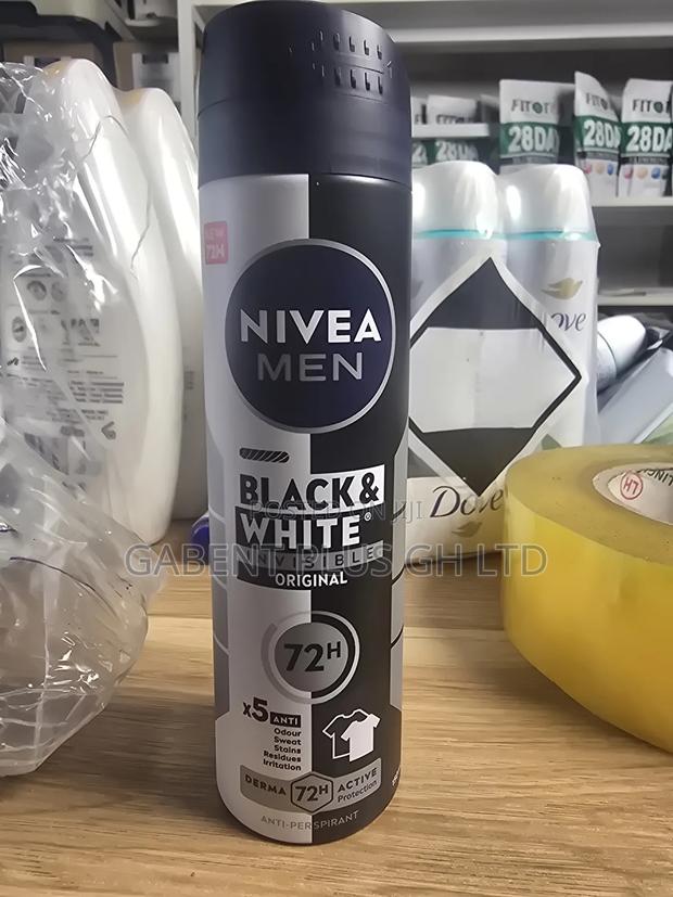 Nivea Black photo 2