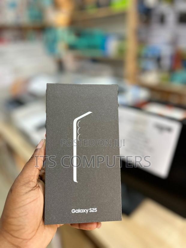 New Samsung Galaxy S25 256 GB Silver