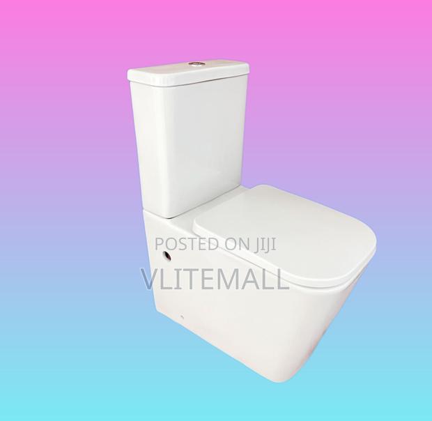 Ater Closet - Square Toilet Seat 2009 · Photo 3