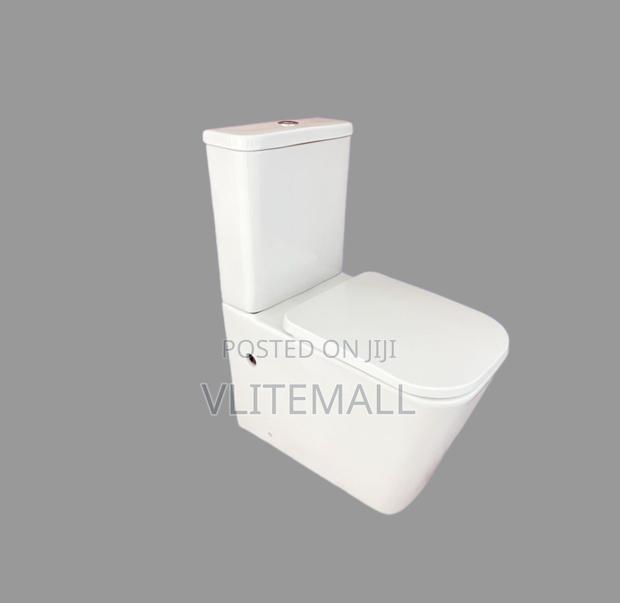 Ater Closet - Square Toilet Seat 2009 · Photo 4