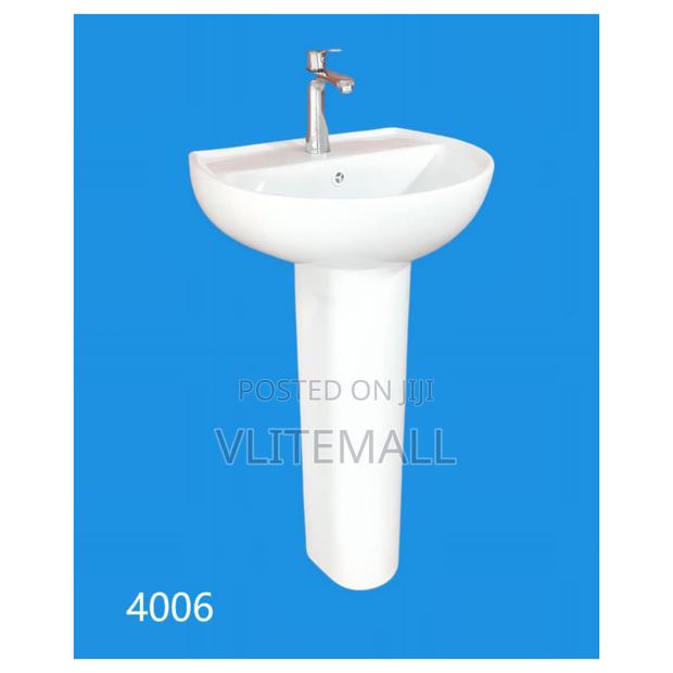 Pedestal Wash Basin · Photo 4