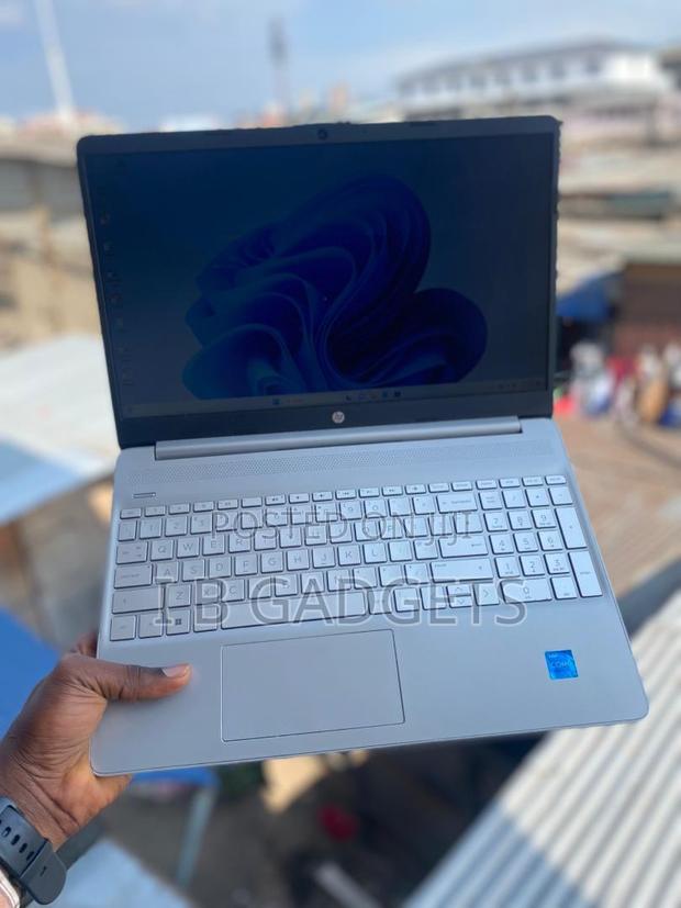 Laptop HP 15 8GB Intel Core I5 SSD 512GB · Photo 4