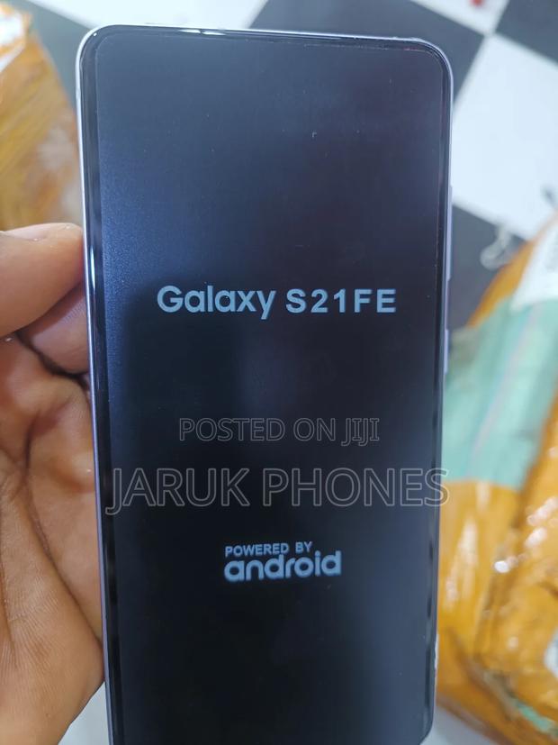 Samsung Galaxy S21 FE 128 GB Purple · Photo 2