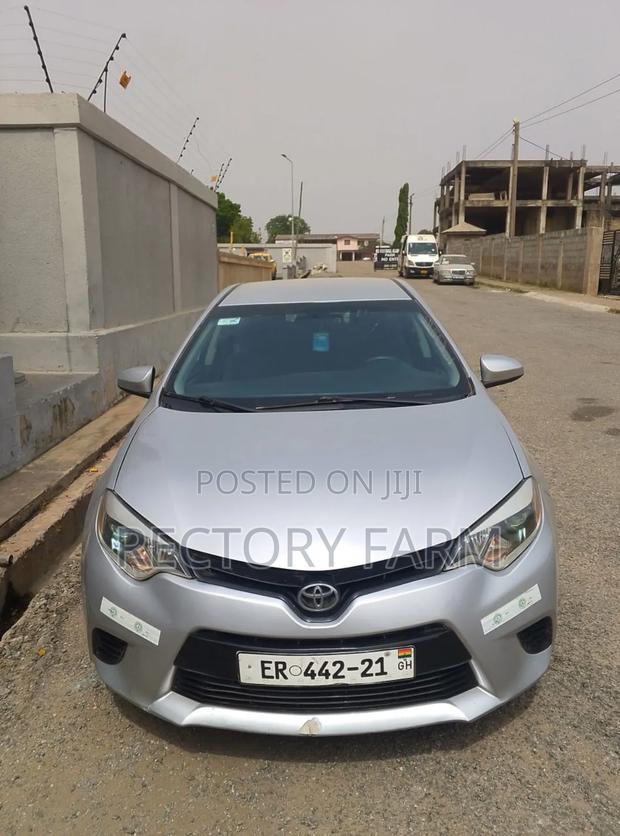 Toyota Corolla LE 4dr Sedan (1.8L 4cyl CVT) 2015 Silver
