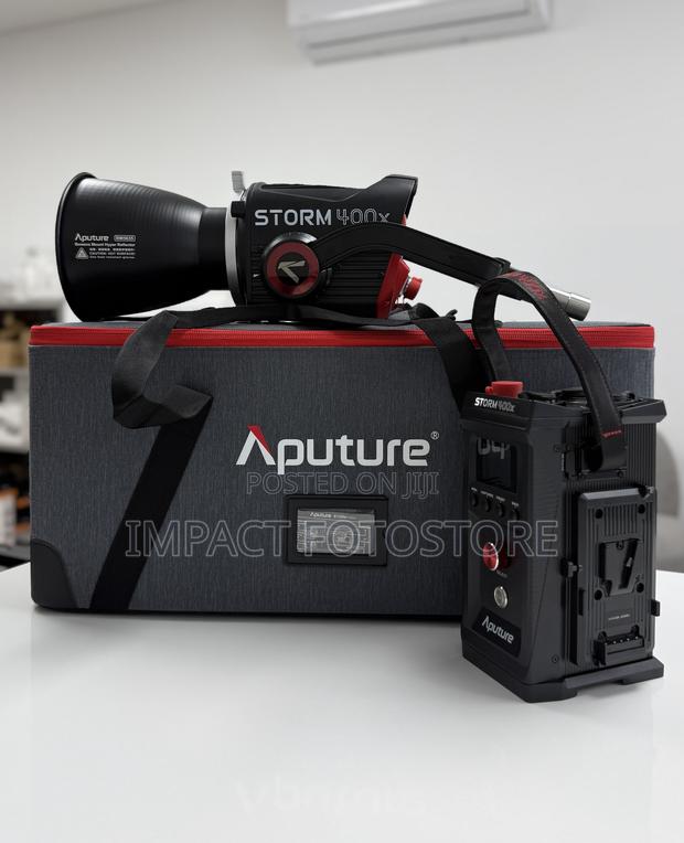 Aputure Storm 400x Tunable White Led Monolight (V-mount) · Photo 4