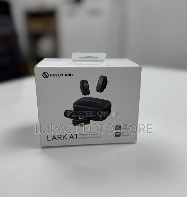 Hollyland Lark A1 Combo 2-Person Wireless Microphone System · Photo 4