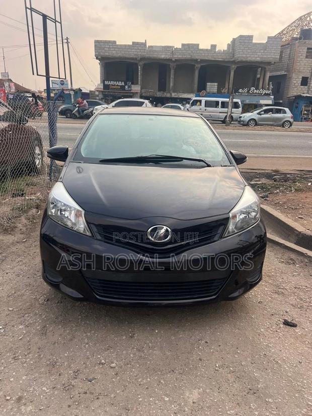 Toyota Vitz 1.3 FWD 5dr 2013 Black