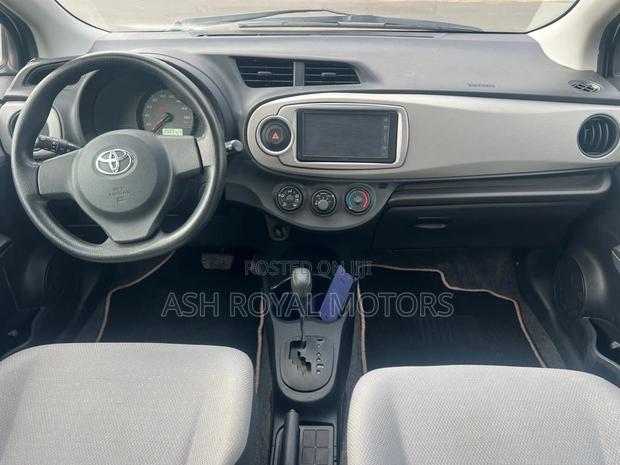 Toyota Vitz 1.3 FWD 5dr 2012 White