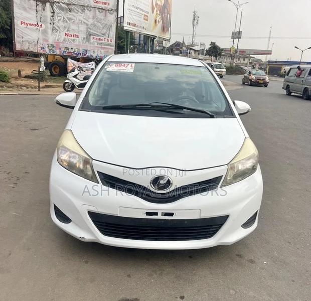 Toyota Vitz 1.3 FWD 5dr 2012 White