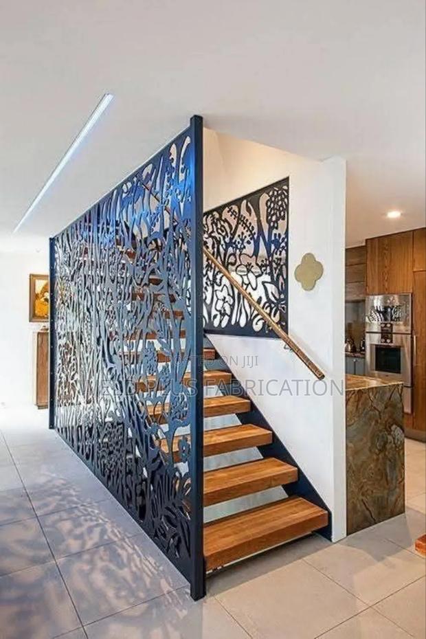 Modern Balcony for Staircase · Photo 2