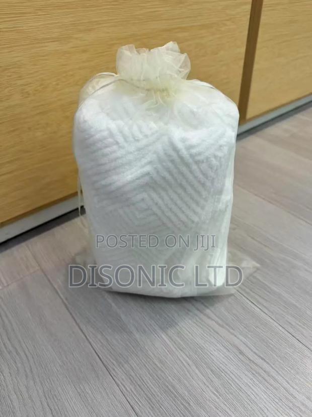 Pure White Cotton Towels · Photo 2