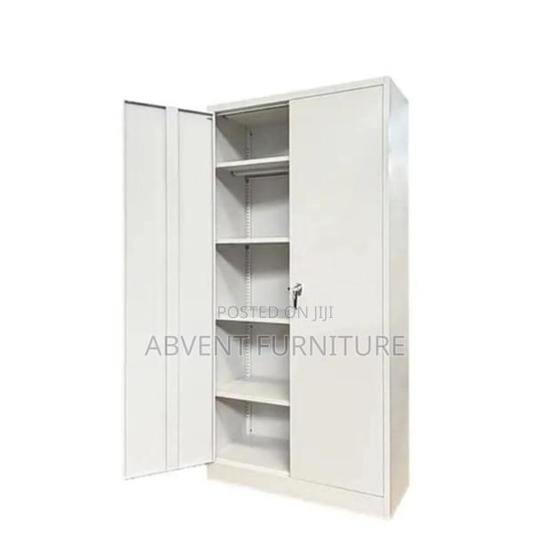 Straight Cabinet · Photo 3