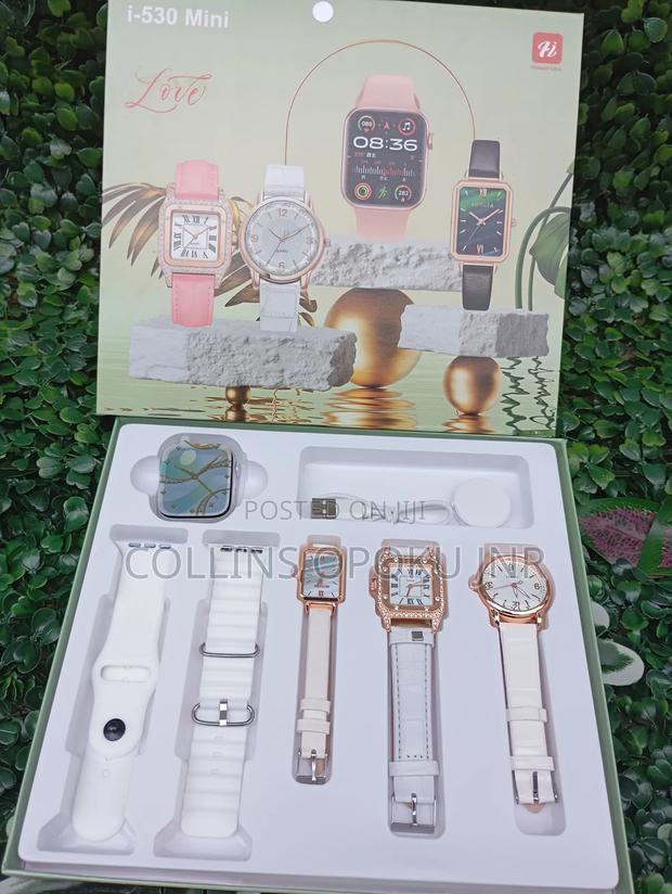 I-530 Mini 4-in-1 Smart Watch 2 Straps With 3 Quartz Watches - White photo 2