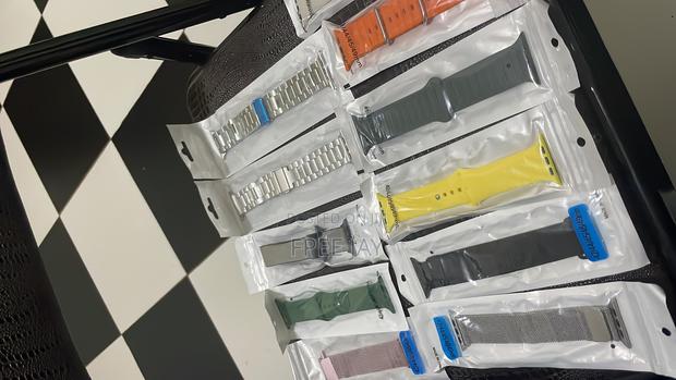 Sleek and Elegant Apple Watch Straps. photo 2