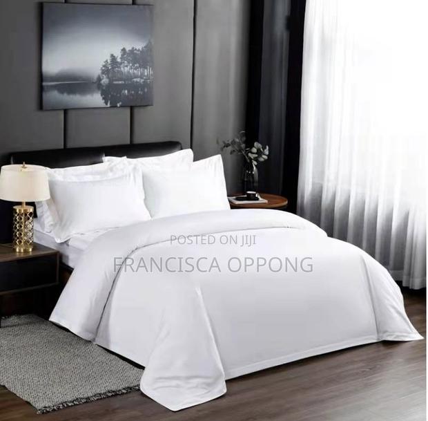 Luxurious And Comfy White Duvet Set 7 Pieces · Photo 2