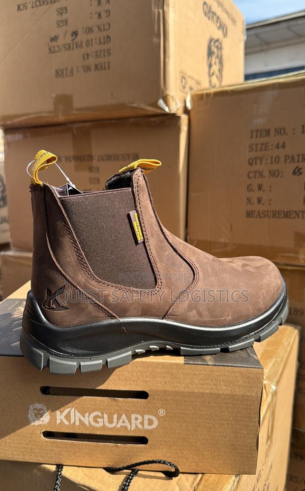 Slip Resistant Safety Boot · Photo 3