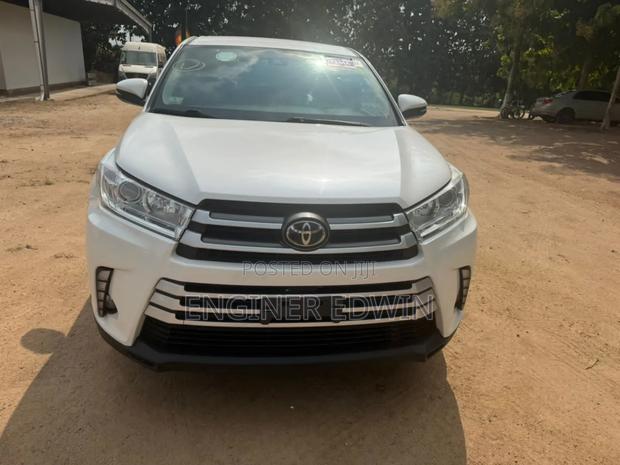 Toyota Highlander LE 4x2 (2.7L 4cyl 6A) 2017 White