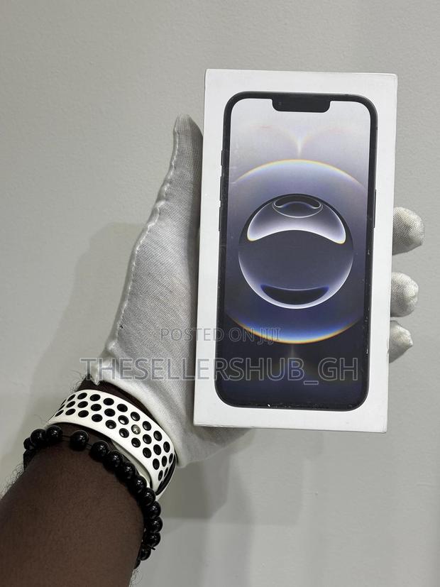 New Apple iPhone 16e 128 GB Black · Photo 1