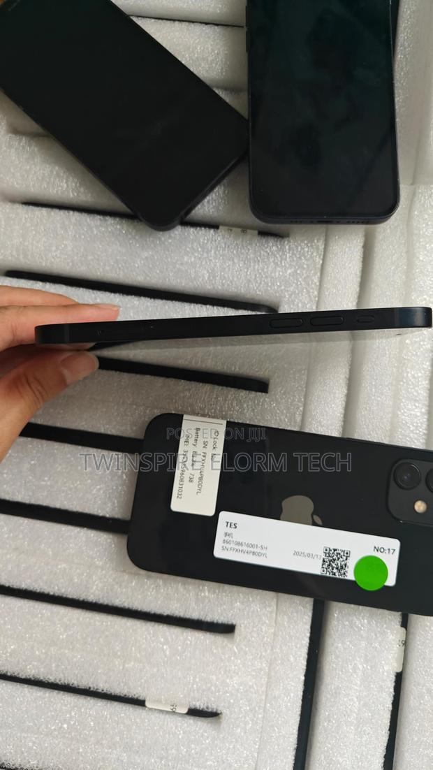 Apple iPhone 12 128 GB Black photo 3