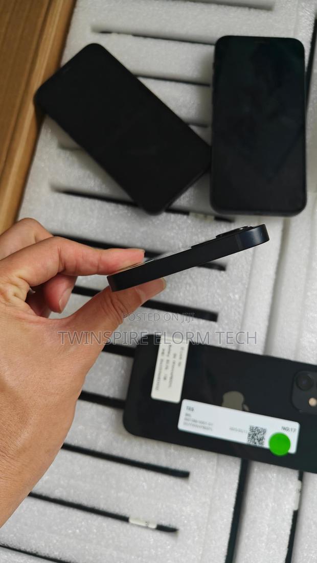 Apple iPhone 12 128 GB Black photo 4