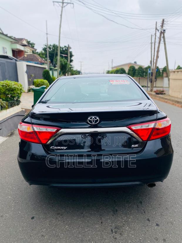 Toyota Camry SE 4dr Sedan (2.5L 4cyl 6A) 2017 Black photo 8