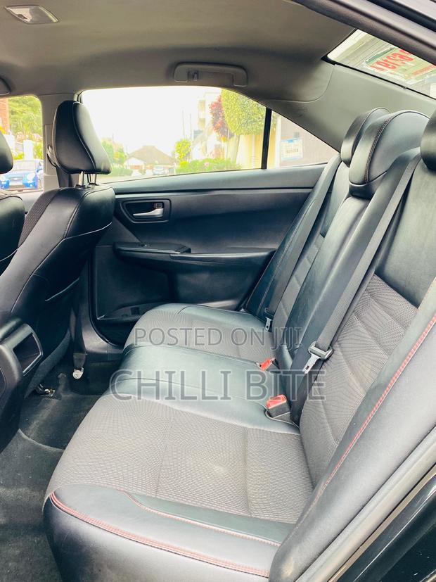 Toyota Camry SE 4dr Sedan (2.5L 4cyl 6A) 2017 Black photo 7