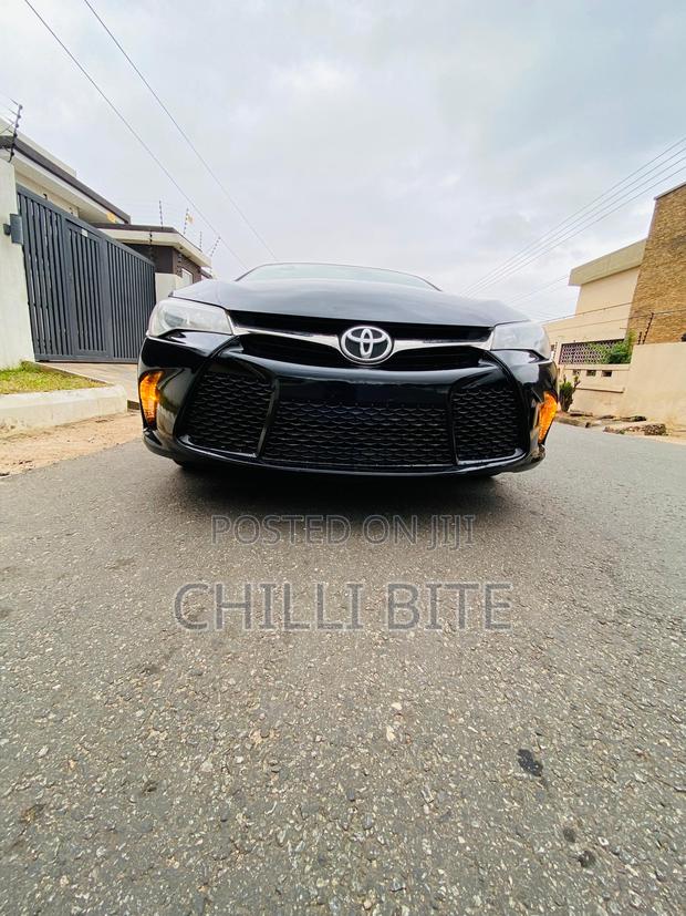 Toyota Camry SE 4dr Sedan (2.5L 4cyl 6A) 2017 Black photo 3
