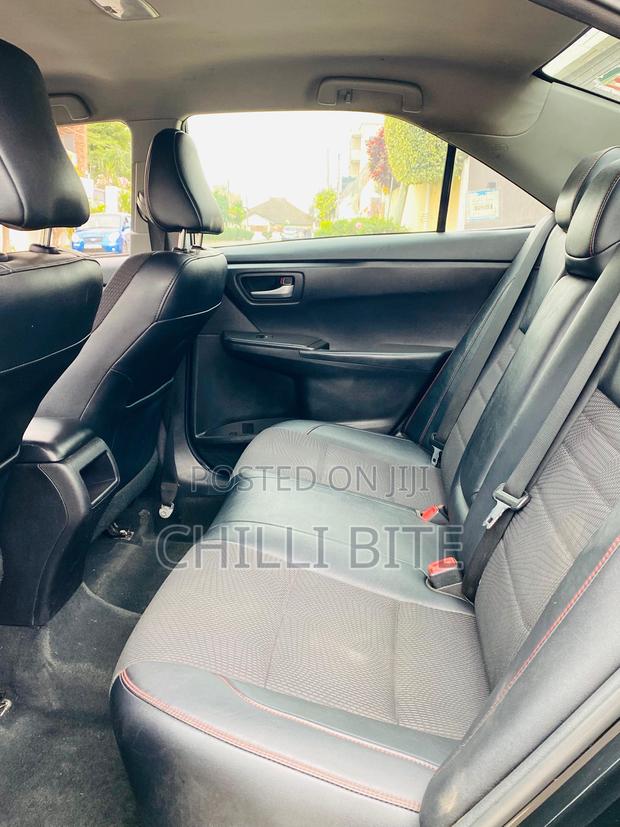 Toyota Camry SE 4dr Sedan (2.5L 4cyl 6A) 2017 Black photo 9