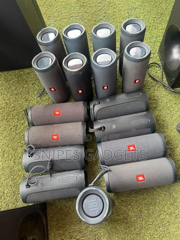 JBL Flip Essential Portable Bluetooth Speaker photo 5