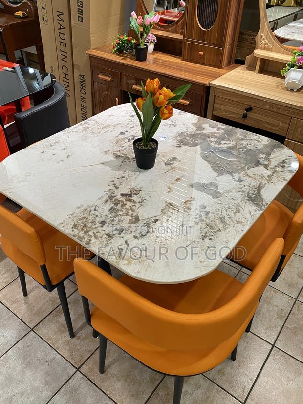 An Eye Catching 4seater Dining Set