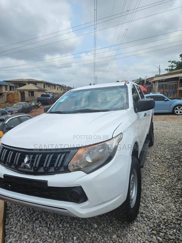 Mitsubishi L200 2016 White