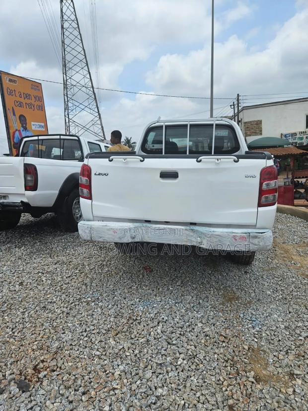 Mitsubishi L200 2016 White