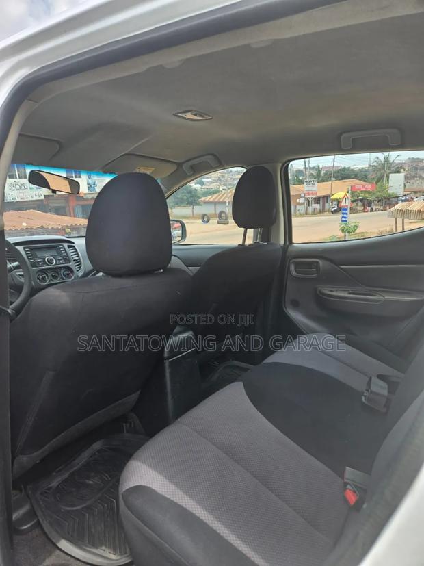 Mitsubishi L200 2016 White