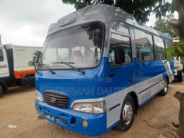 Hyundai County 2014 Blue