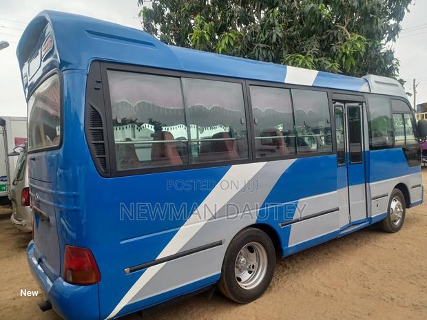 Hyundai County 2014 Blue