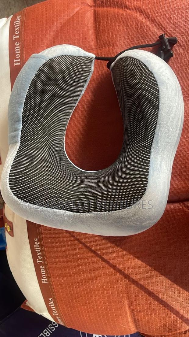 Super Comfy Premium Neck Pillow photo 2