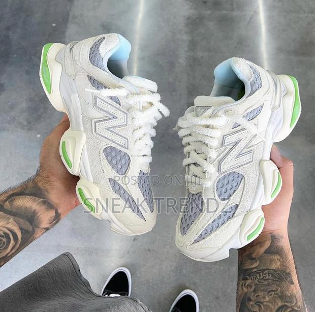 New Balance 9060 Cream and Lemon Green · Photo 3