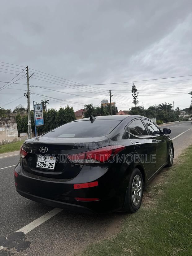 Hyundai Elantra SE Sedan FWD (1.8L 4cyl 6A) 2016 Black