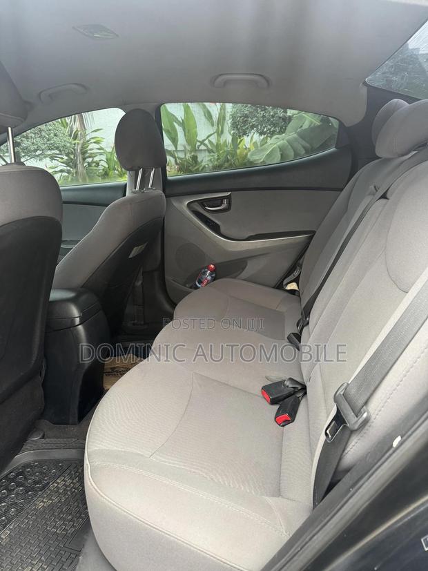 Hyundai Elantra SE Sedan FWD (1.8L 4cyl 6A) 2016 Black