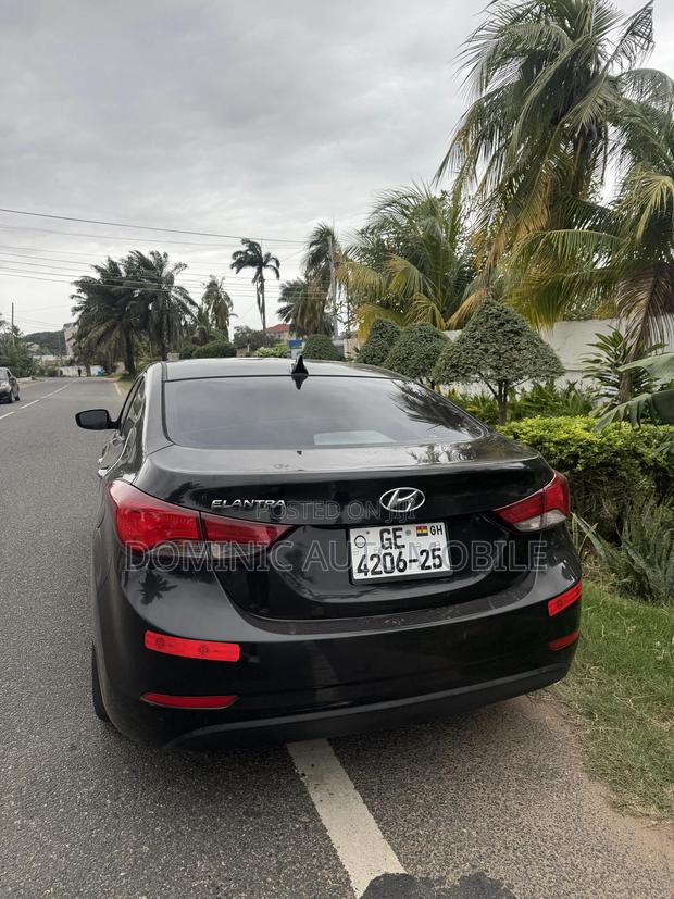 Hyundai Elantra SE Sedan FWD (1.8L 4cyl 6A) 2016 Black