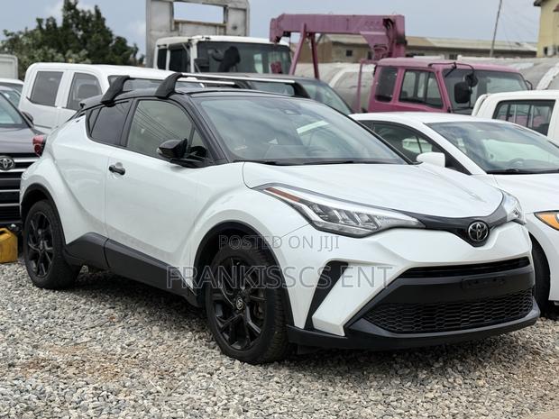 Toyota C-HR XLE 2022 White photo 7