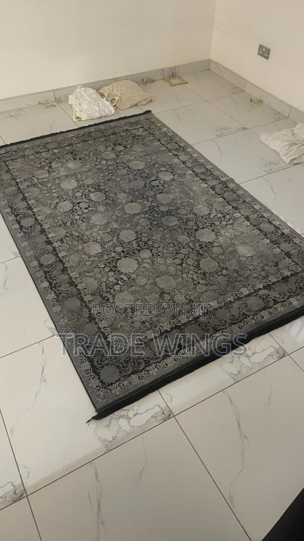 1 Used Black and White Carpet for Sale