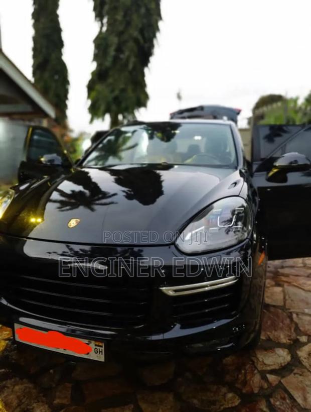 Porsche Cayenne Turbo AWD 2016 Black photo 2
