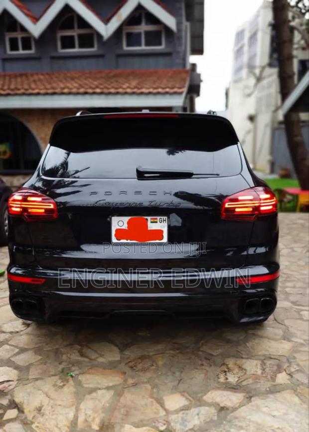 Porsche Cayenne Turbo AWD 2016 Black photo 3