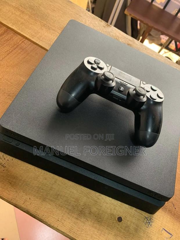 Ps4 With Games of Your Choice · Photo 2