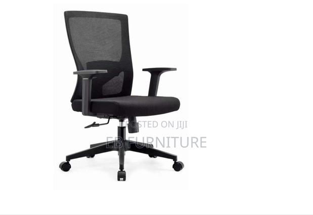 Swivel Office Chair With Back Rest · Photo 2