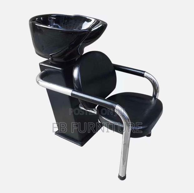 Salon Sink and a Chair · Photo 2