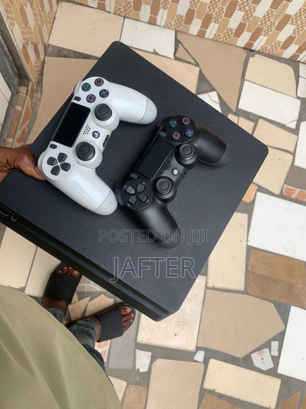 Ps4 Slim With Fc27 and Other 10 Solid Games · Photo 2