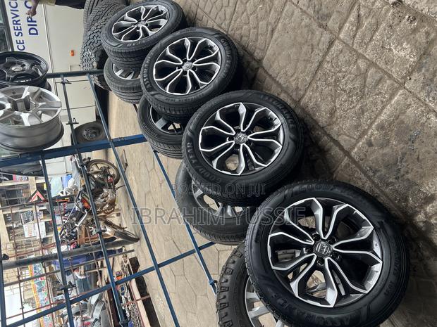 Honda CRV Rim 18set Available